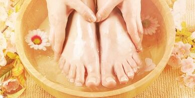 Banhos para o tratamento do fungo das unhas
